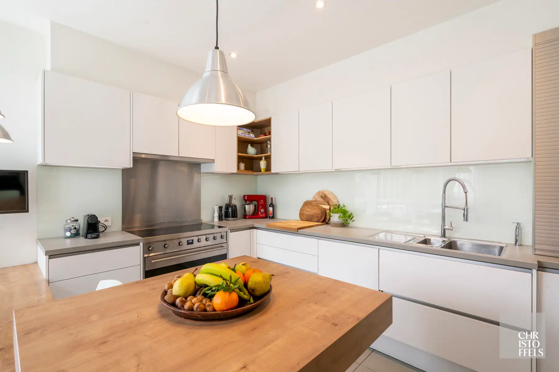 Uitzonderlijke villa van 320m2 gelegen in het pittoreske Leut, op een boogscheut van de Maas! foto 17