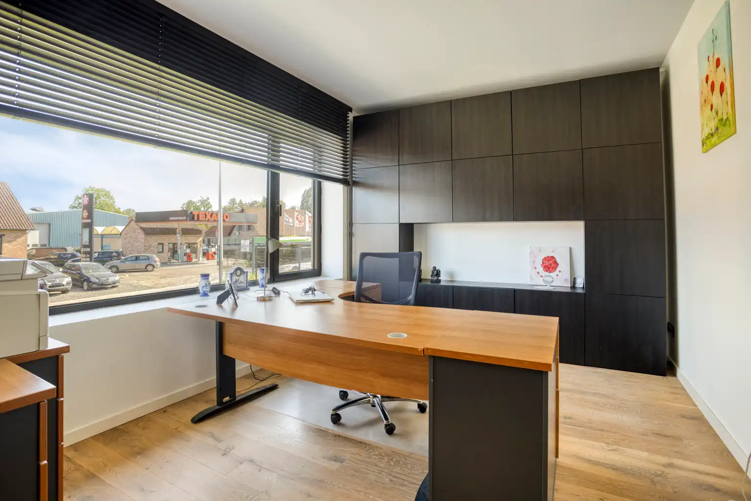 MOOIE, VOLLEDIG GERENOVEERDE WONING MET TUIN  foto 9