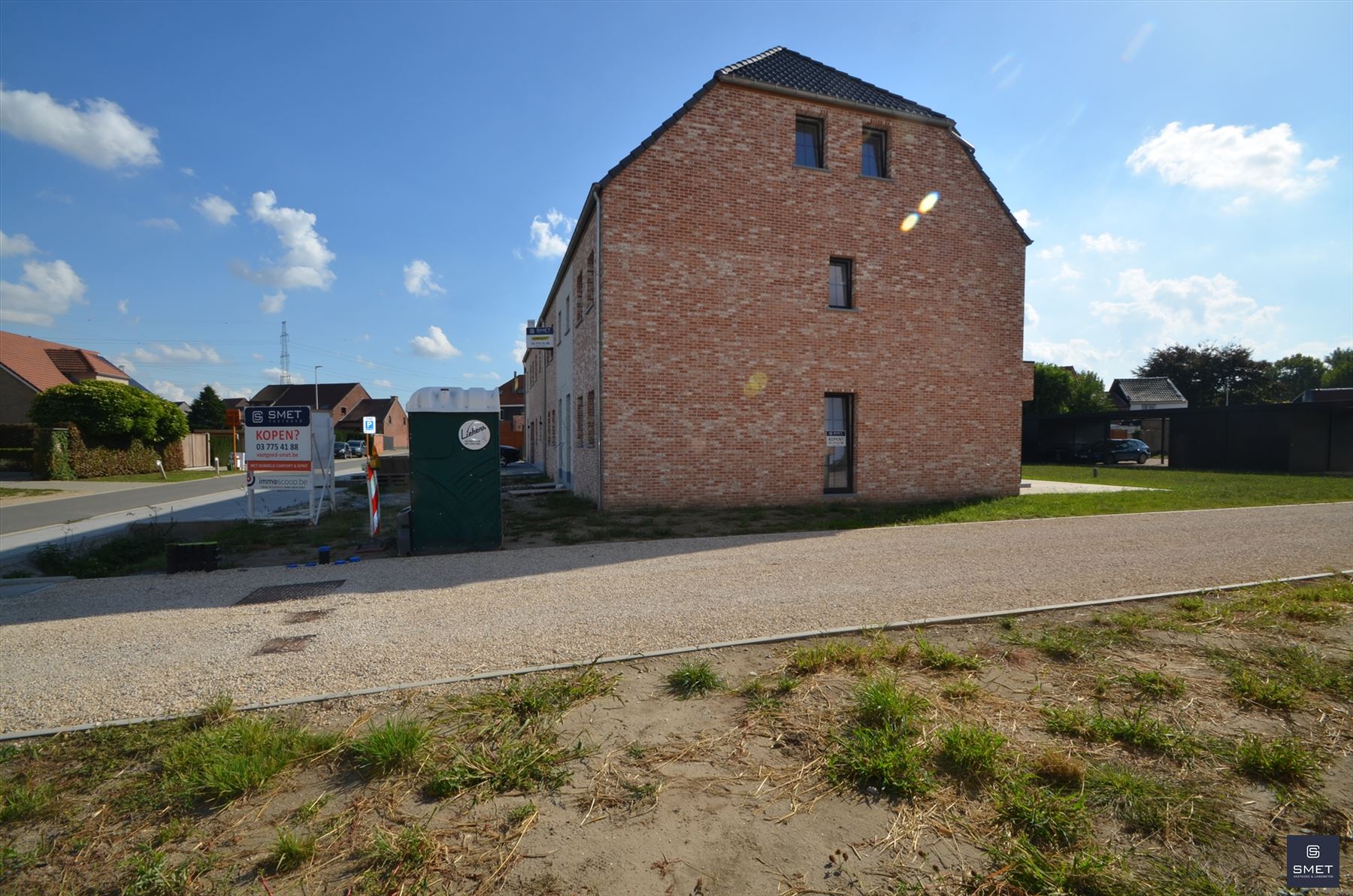 Halfopen nieuwbouw woning foto 3