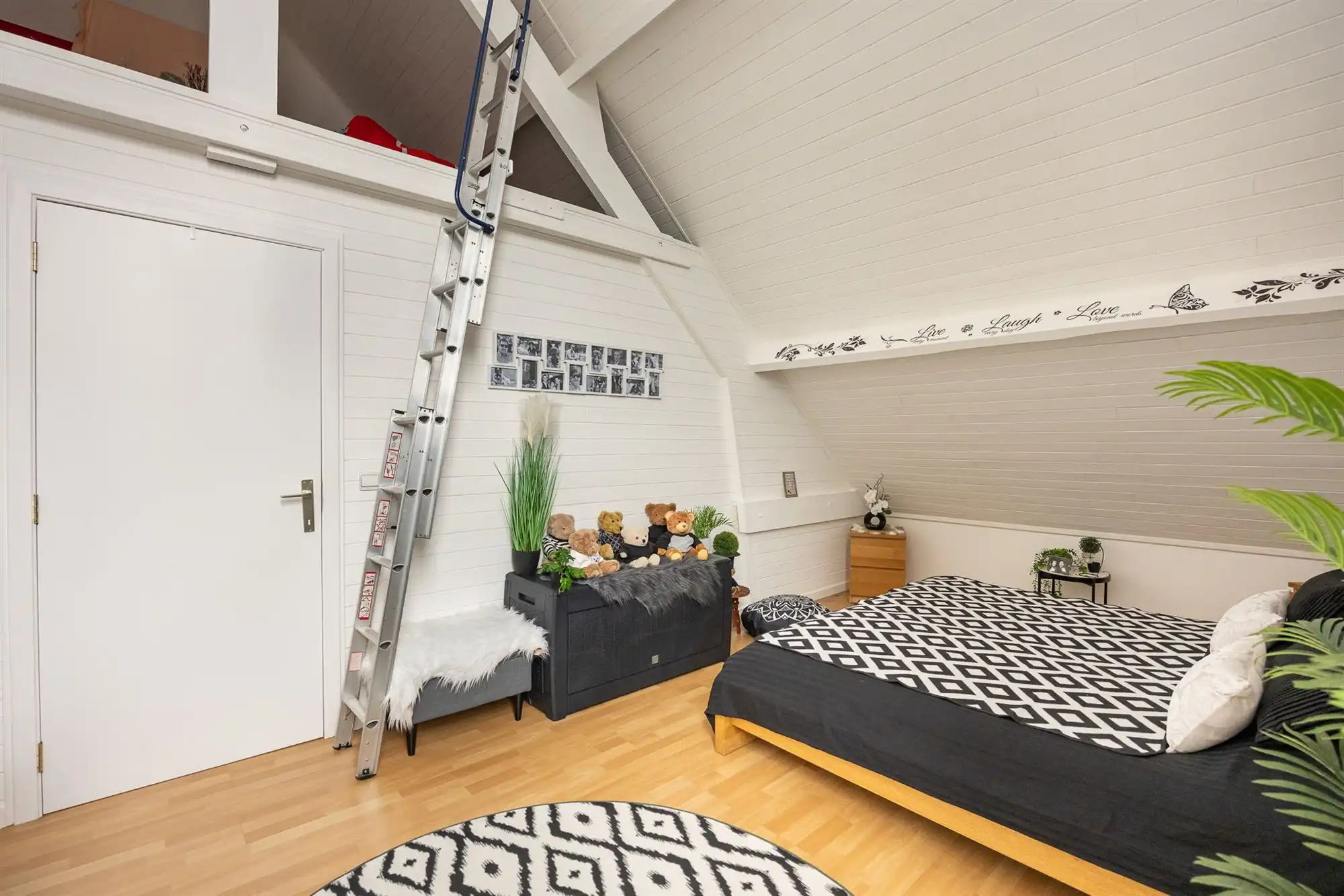 Instapklare woning met 4 slaapkamers en garage foto 41
