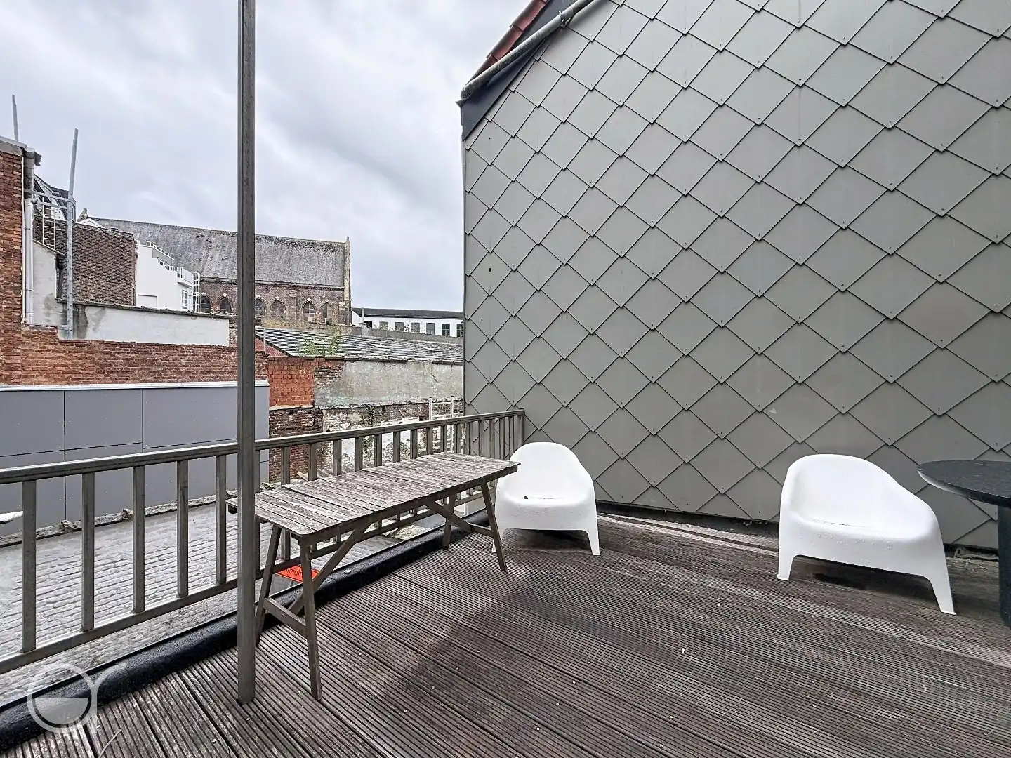Gemeubeld duplex appartement met 2 slaapkamers & bureau – centrum Gent foto 2
