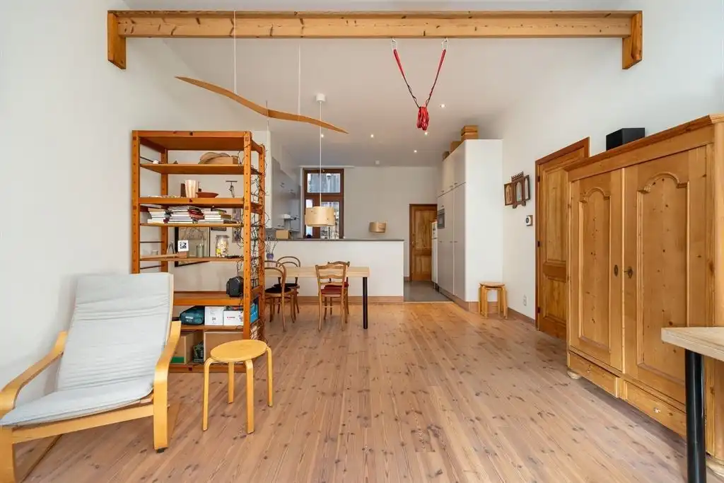 Ruime woning met dakterras en atelier foto 25
