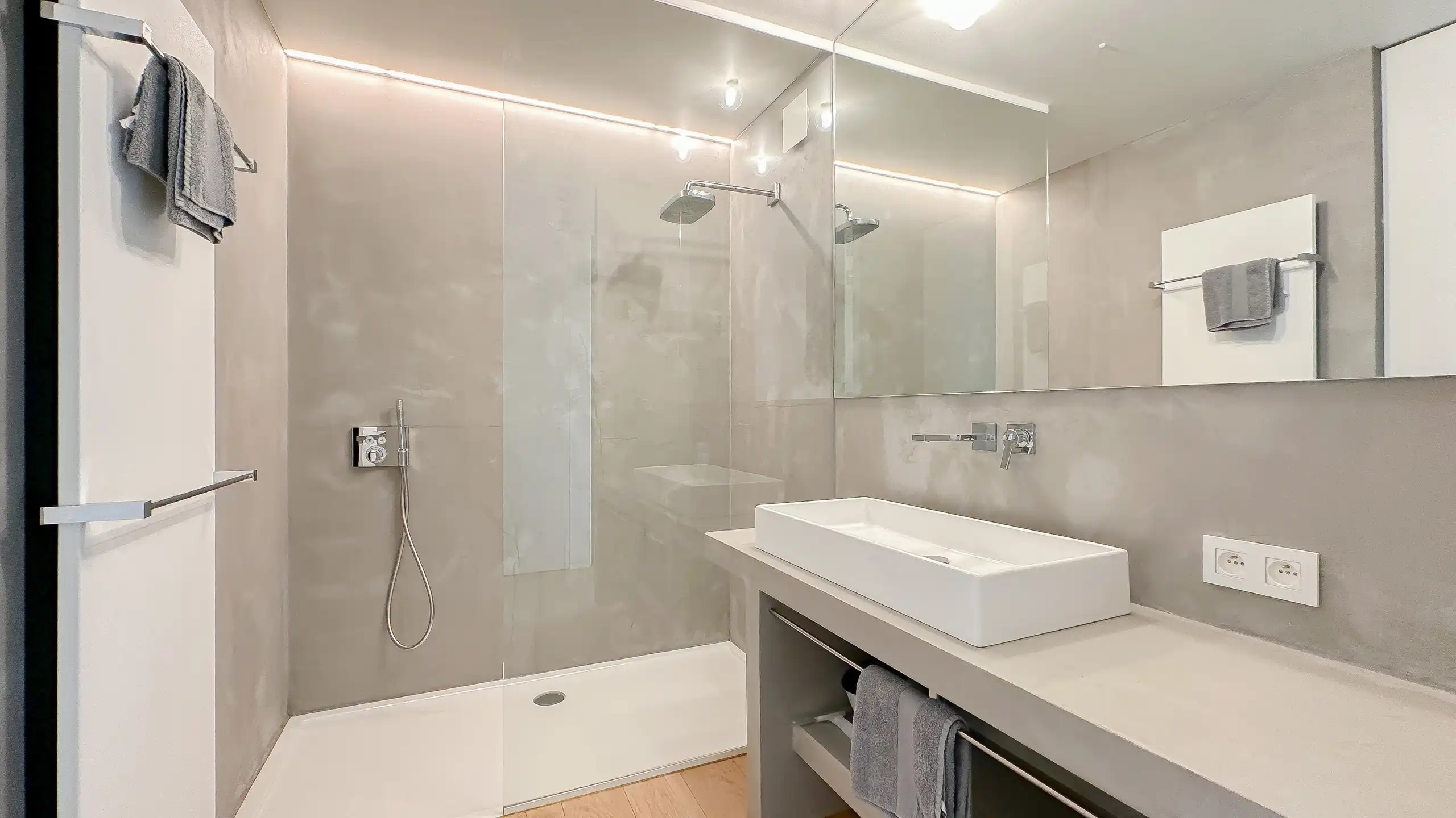 Moderne woning met een strak design, langs de Graaf Jansdijk foto 23