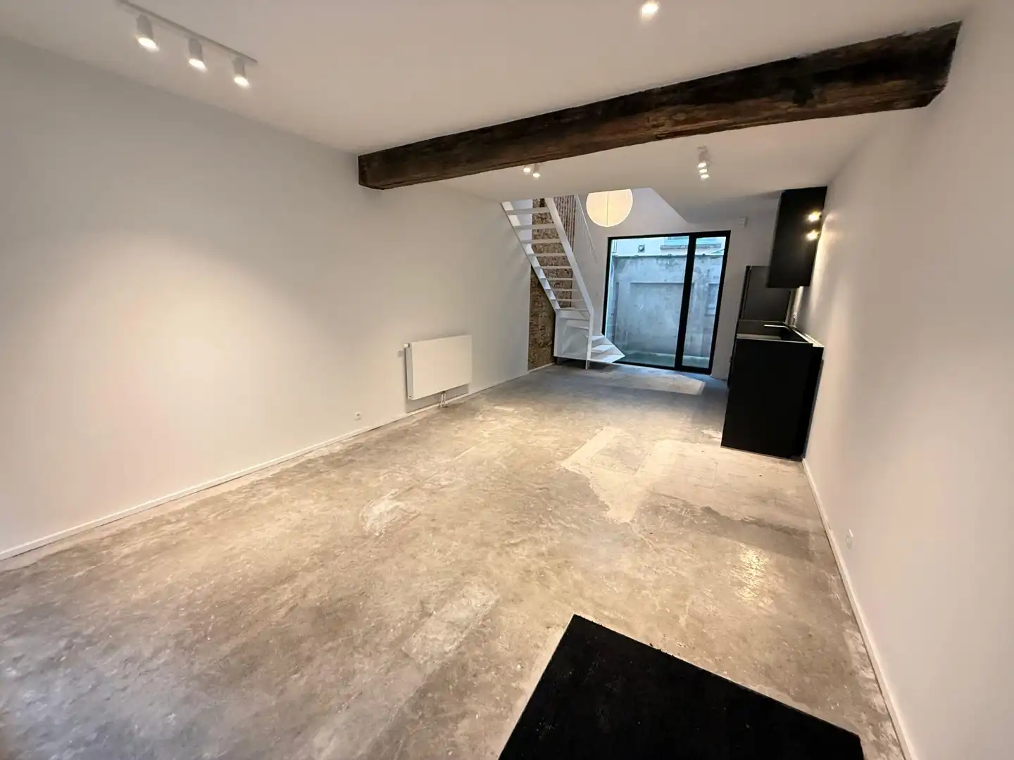 GERENOVEERDE WONING foto 2