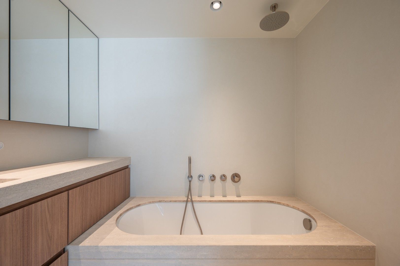 Gerenoveerd hoekappartement met mooie terrassen in een prestigieus gebouw op de Wandeldijk. foto 18