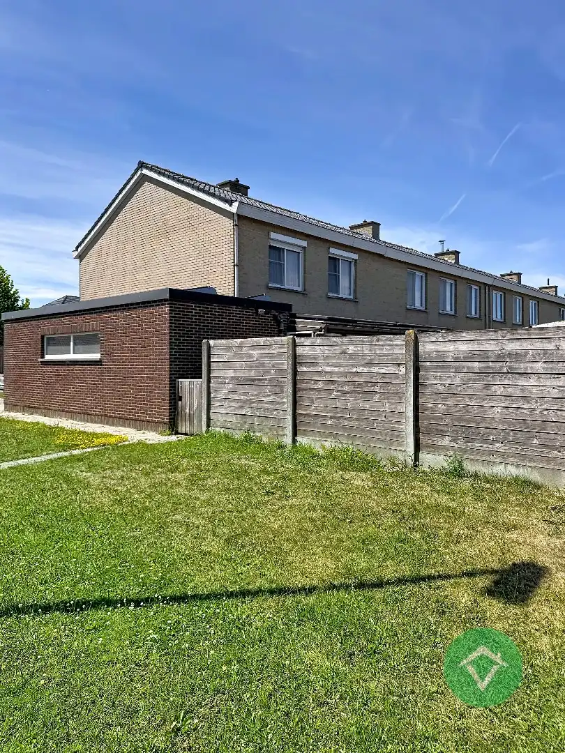 Woning met 3 slaapkamers en garage te Zedelgem foto 2