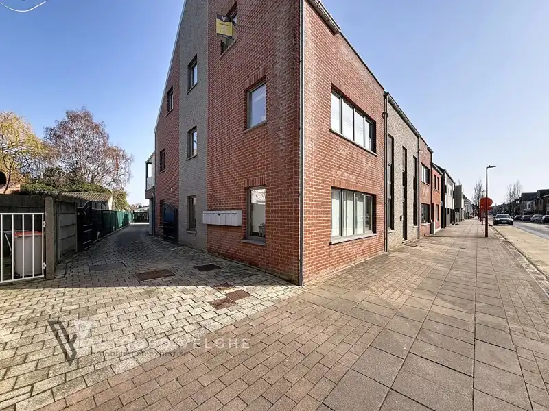 Te koop Eigentijds dakappartement van 89m² op centrale ligging met ruime zolder van maar liefst 30m² en garagebox van 20m² foto 32