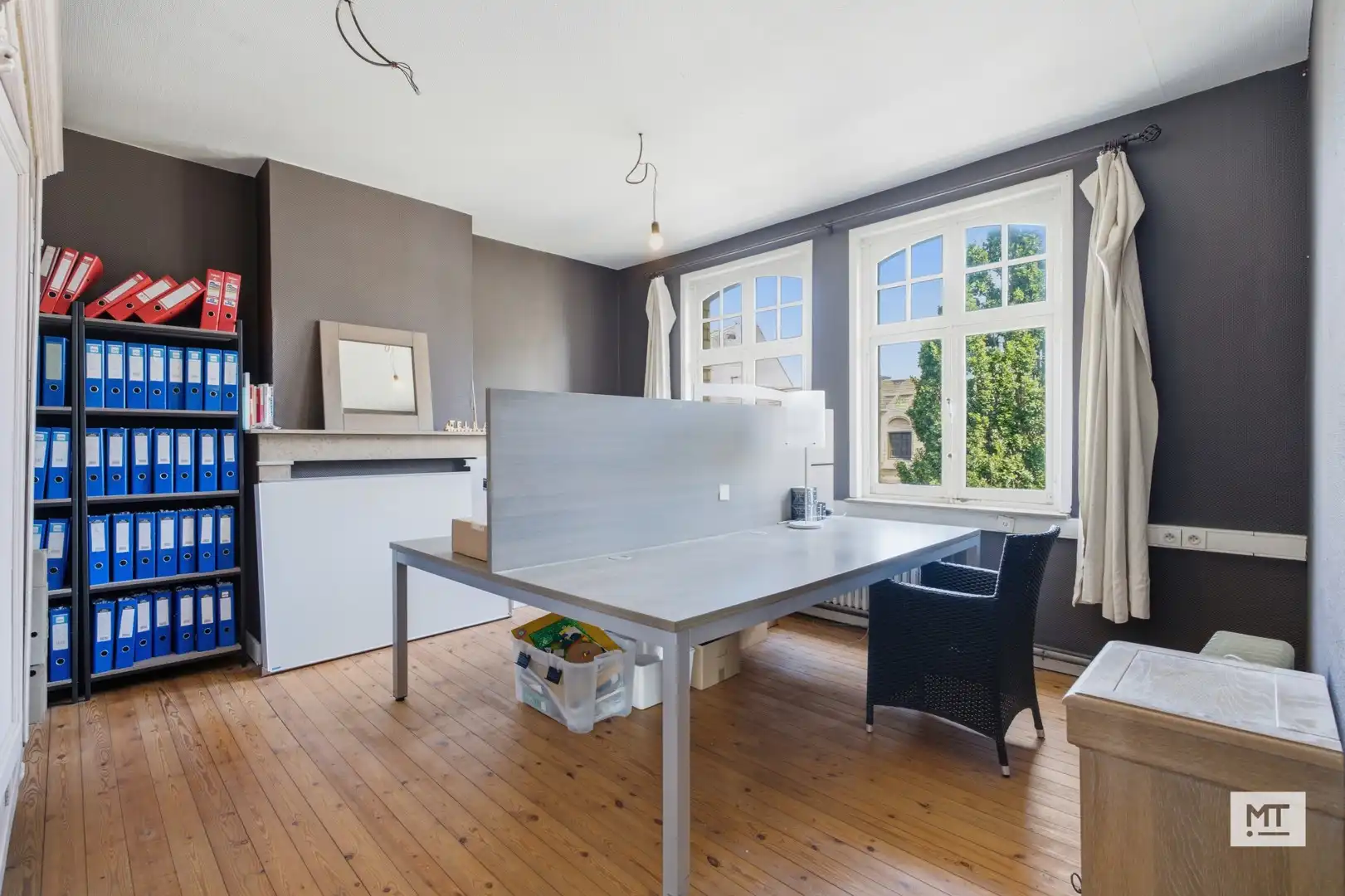 Bijzondere ruime herenwoning met 5 slaapkamers, 2 bureelruimtes, garage en tuin in het centrum van Ieper foto 27