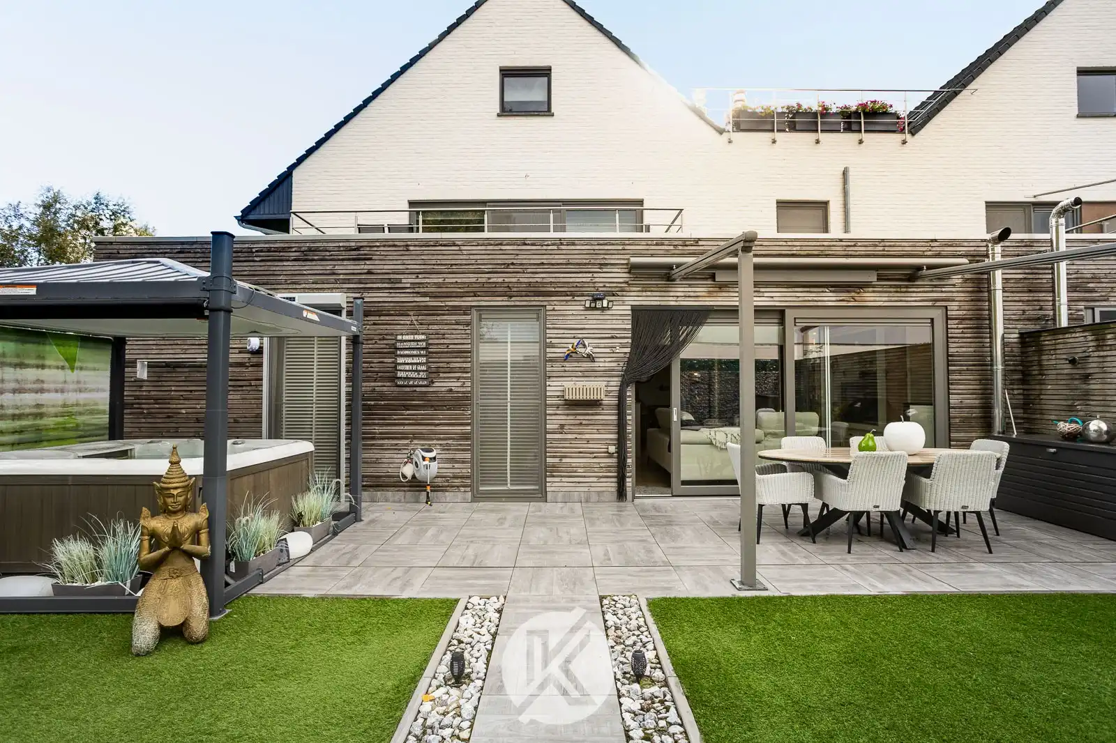 Stijlvol appartement met 2 garages foto 23