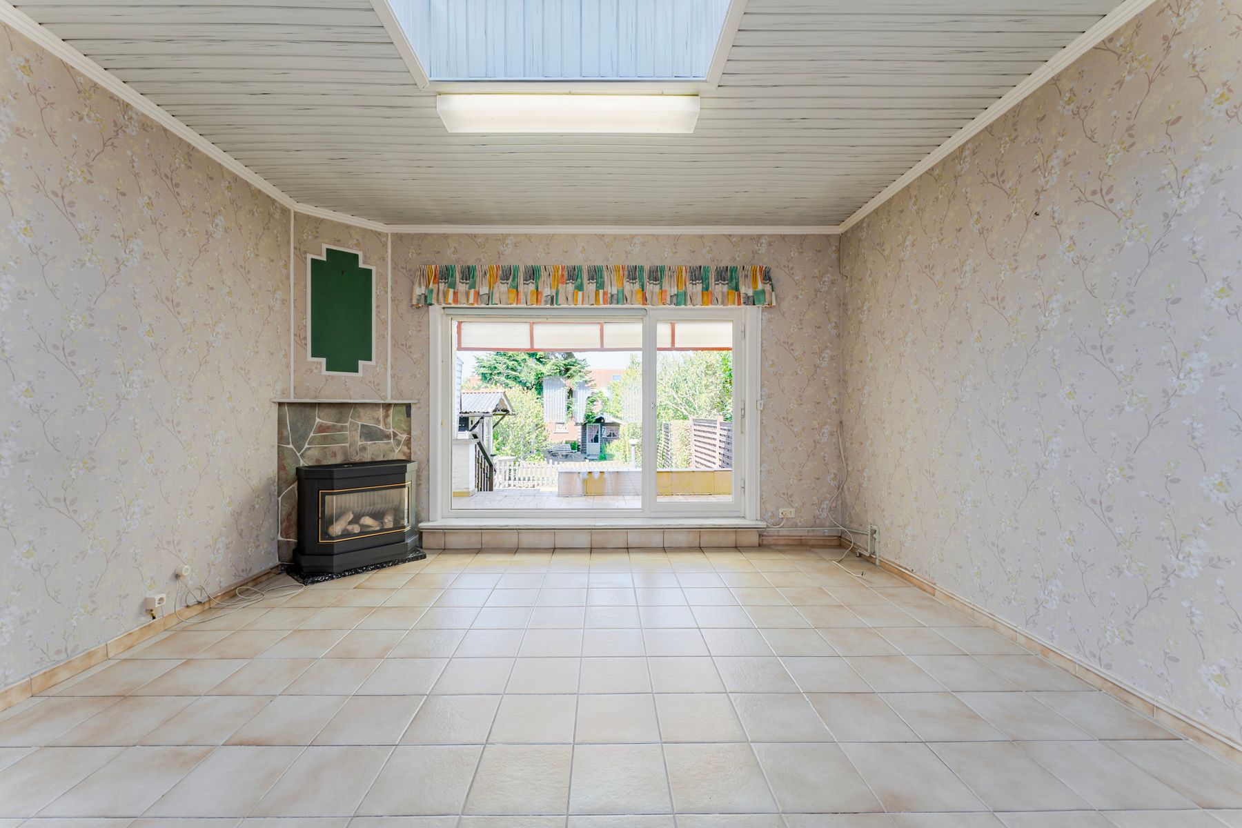 Rustig gelegen woning op 405 m² met achterliggende garage foto 6