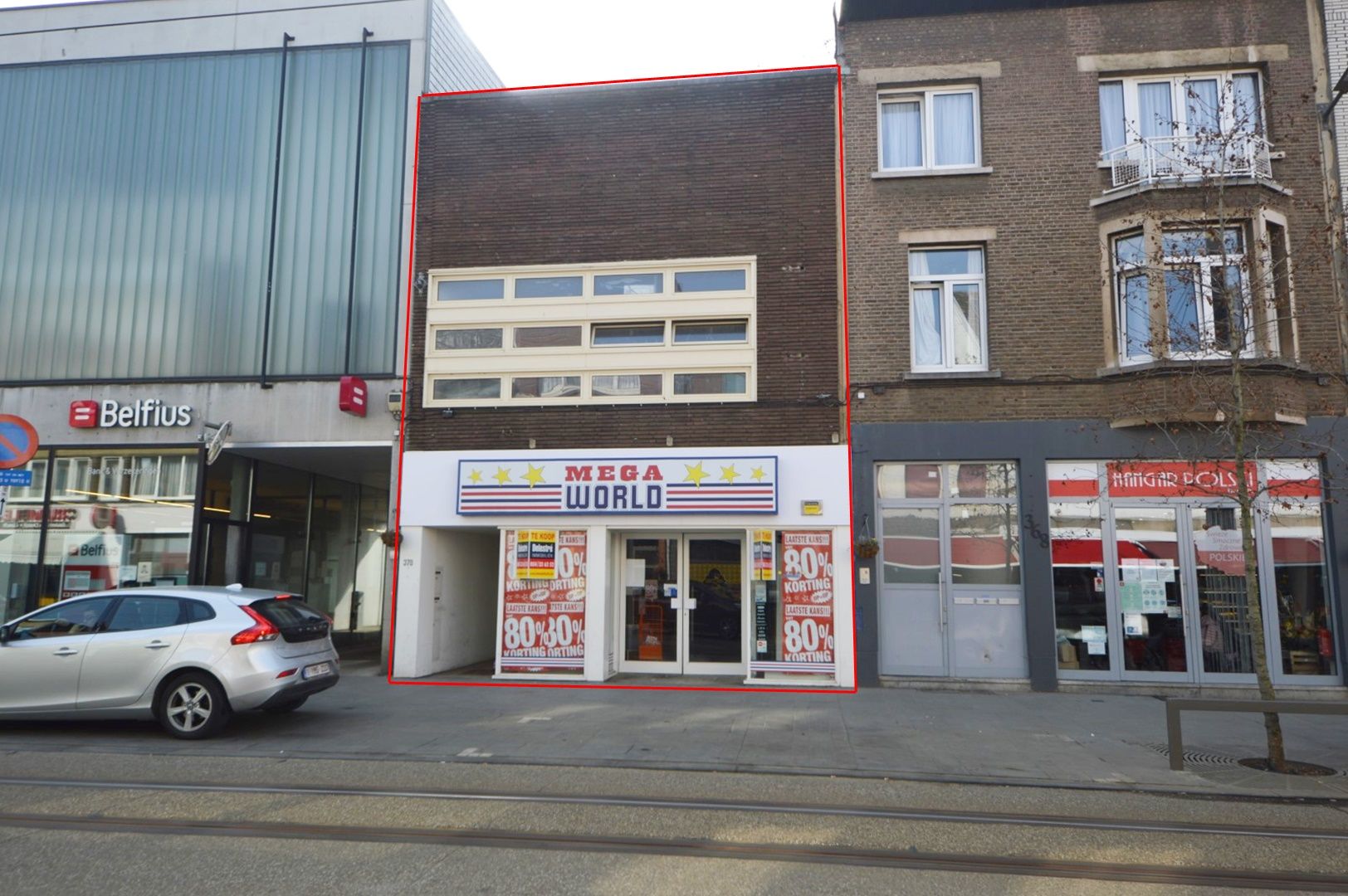 COMMERCIEEL GELIJKVLOERS 741M2  + APP.  foto {{pictureIndex}}