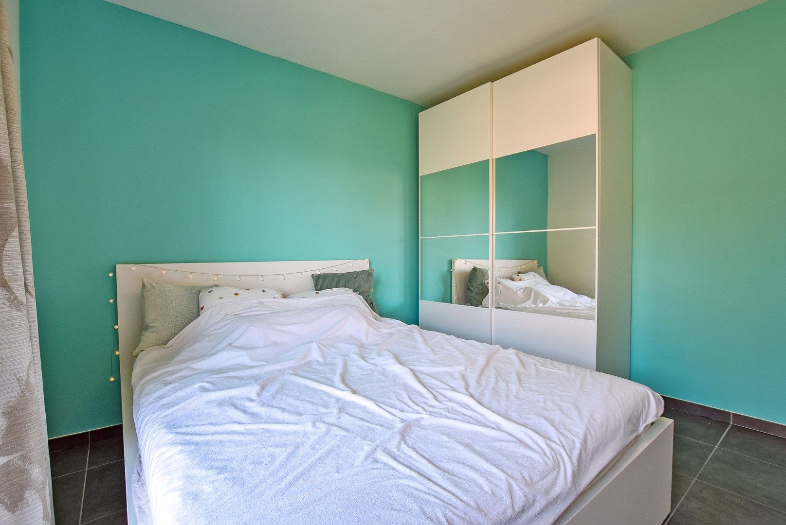 Uiterst goed onderhouden 1-slaapkamerappartement met 2 terrassen te Nieuwpoort-Stad. foto 10