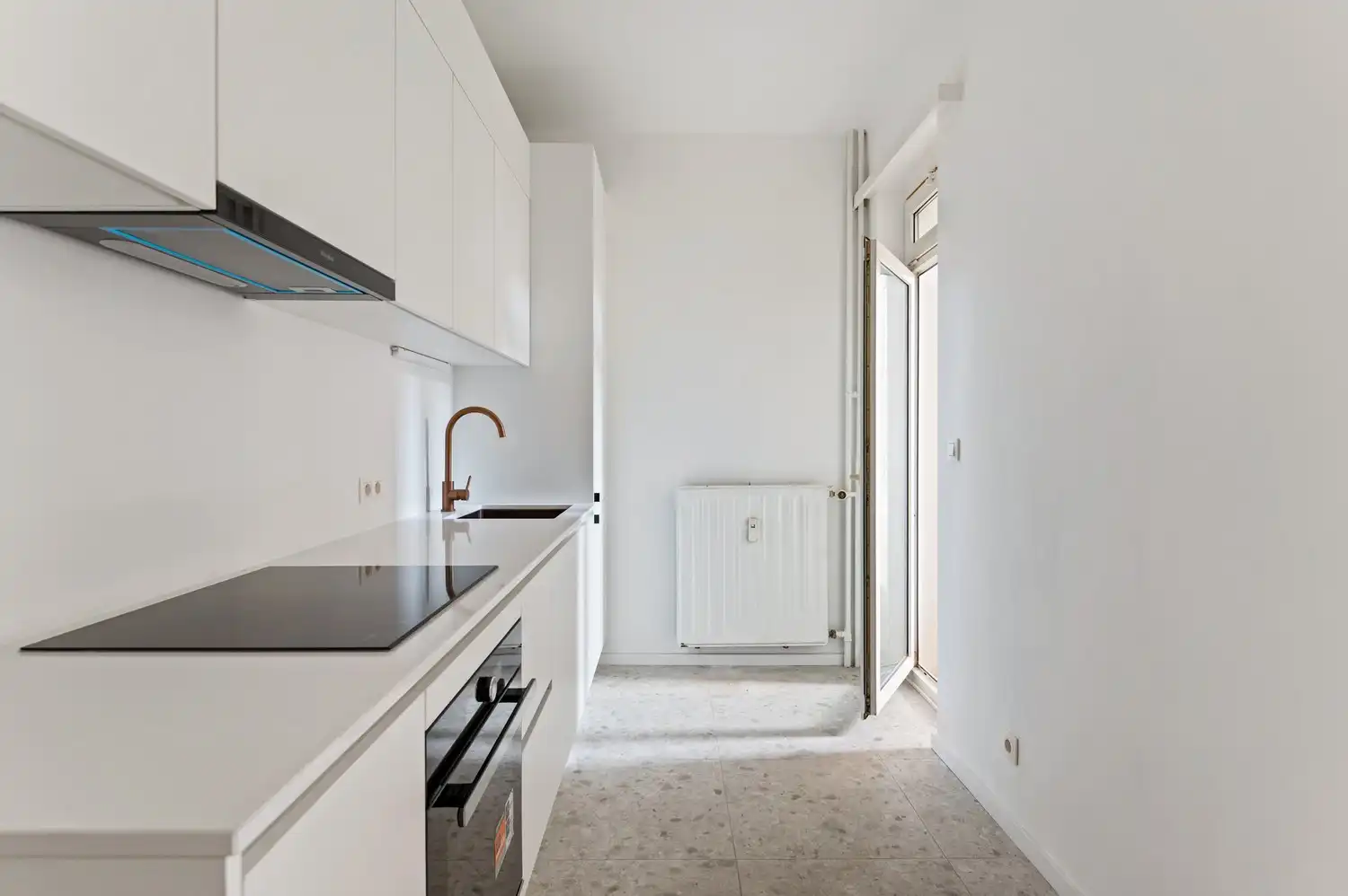 Licht en ruimte in het hart van Antwerpen – 1 slaapkamer appartement foto 8