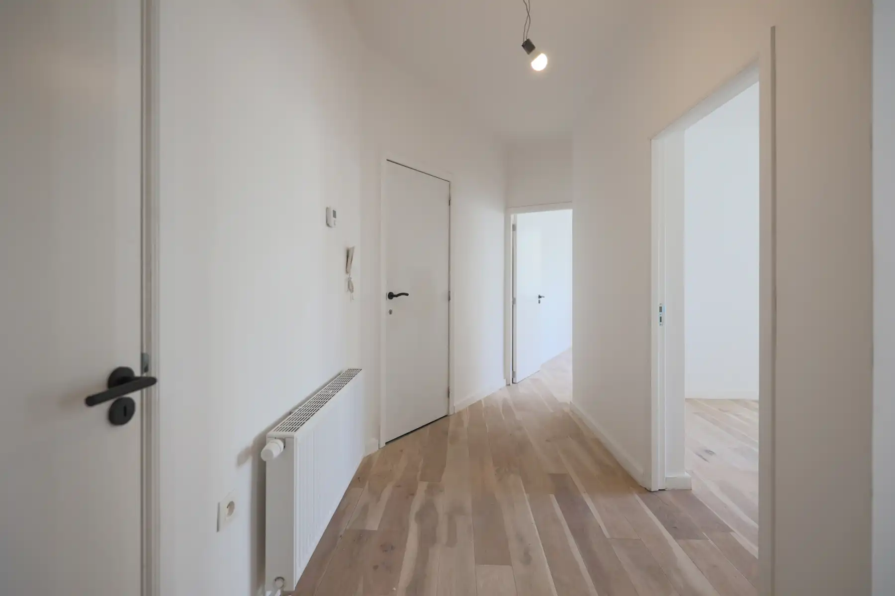 Gelijkvloers 3 SLK appartement met tuin en 2 badkamers foto 2