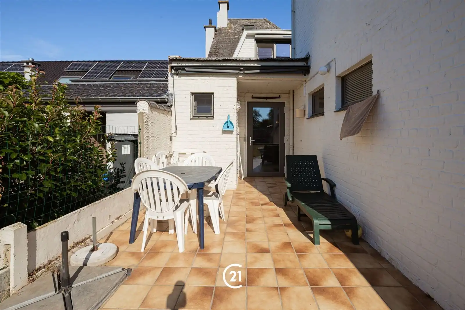Goed gelegen gezinswoning met 3 ruime kamers, garage, tuin en berging foto 13