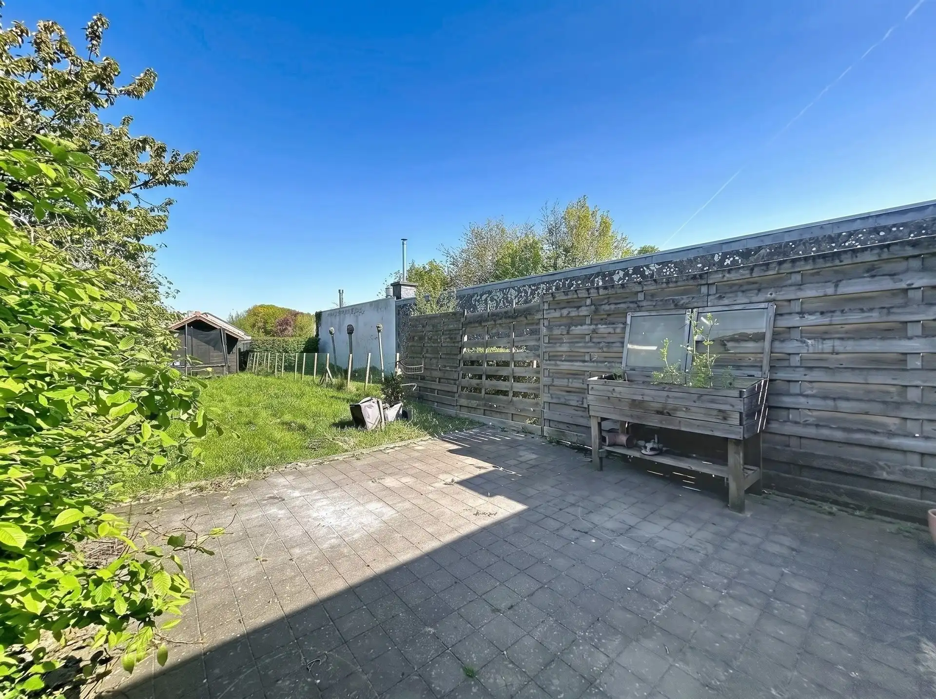 Prachtige gezinswoning met 3 slaapkamers en grote tuin  in hartje Sint-Niklaas! foto 4
