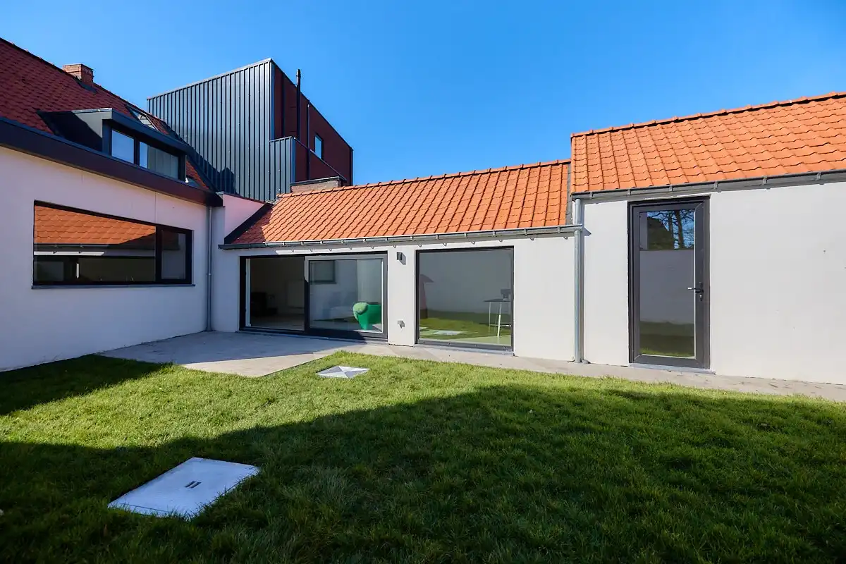 Gerenoveerde halfopen woning met 3 slaapkamers, bureau, parking en tuin in Sint-Denijs-Westrem foto 24