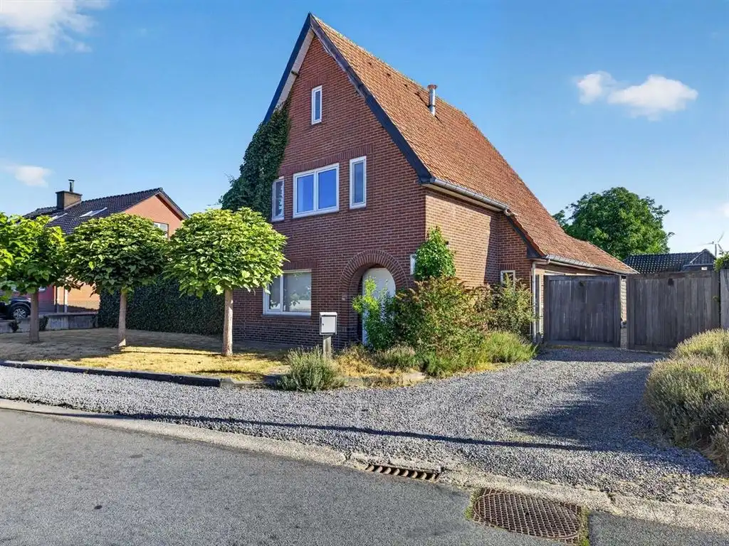 Charmante, rustig gelegen vrijstaande woning foto 3