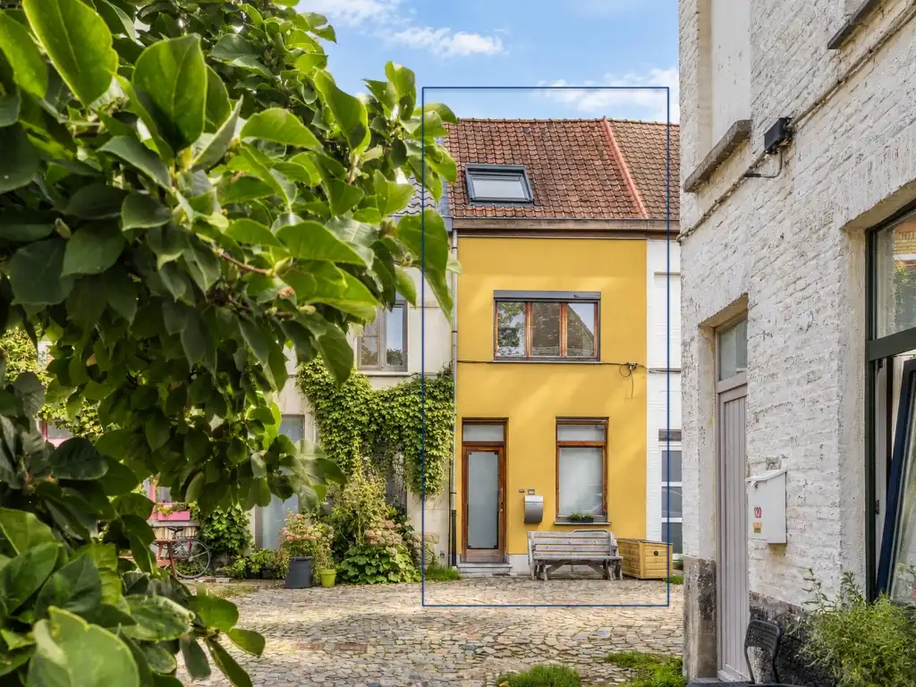 Instapklare stadswoning (EPC B) met twee slaapkamers, rustig gelegen nabij de Coupure foto 3