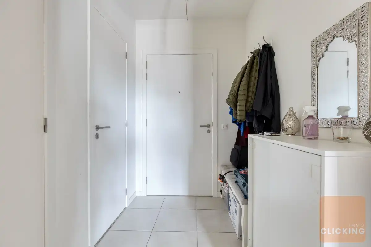 Modern 2 slaapkamerappartement met gezellig terras foto 8