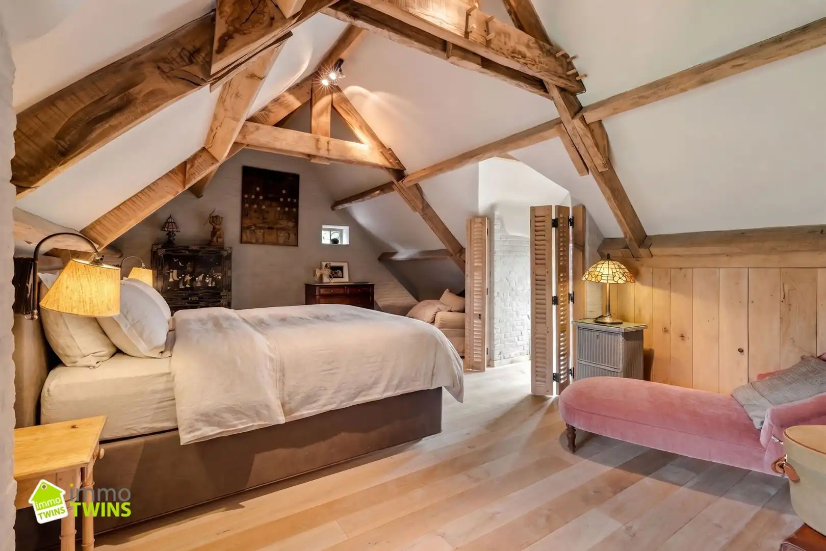 Exclusief wonen in de geliefde gerenoveerde Patershoeve te Buggenhout  foto 17