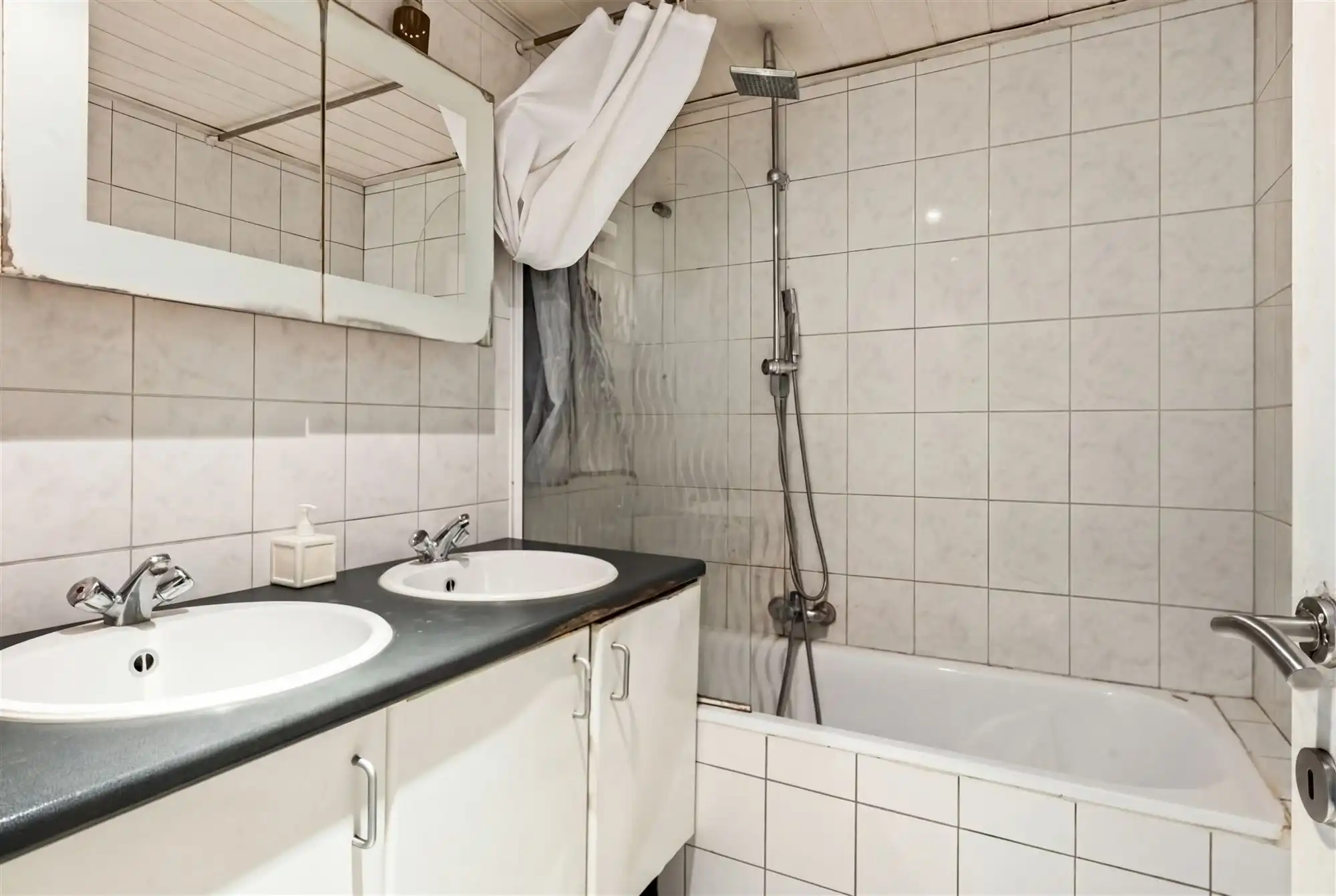 ruim 2-slaapkamerappartement met terras in Deurne foto 6