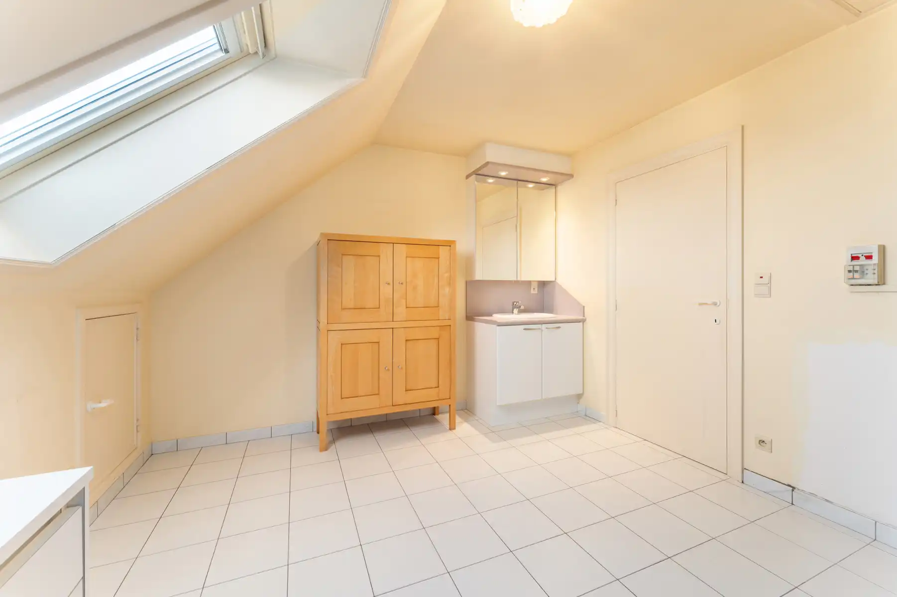 Verzorgde woning met ruim bijgebouw op perceel van 1.369 m² foto 18