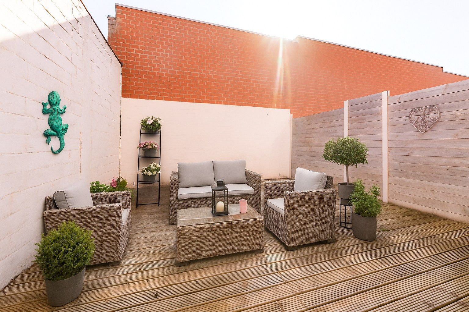 INSTAPKLAAR GELIJKVLOERS APPARTEMENT MET 2 SLPKS EN TERRAS foto 9