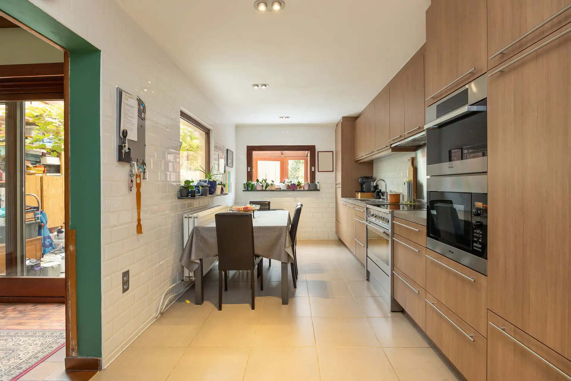 Ruime herenwoning met 5 slaapkamers en praktijk in centrum foto 9