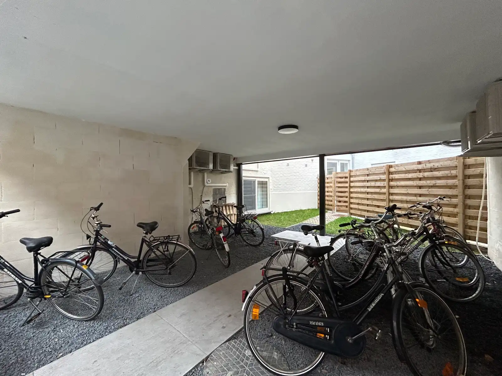 Kamer eigen sanitair regio Vismarkt!  foto 6