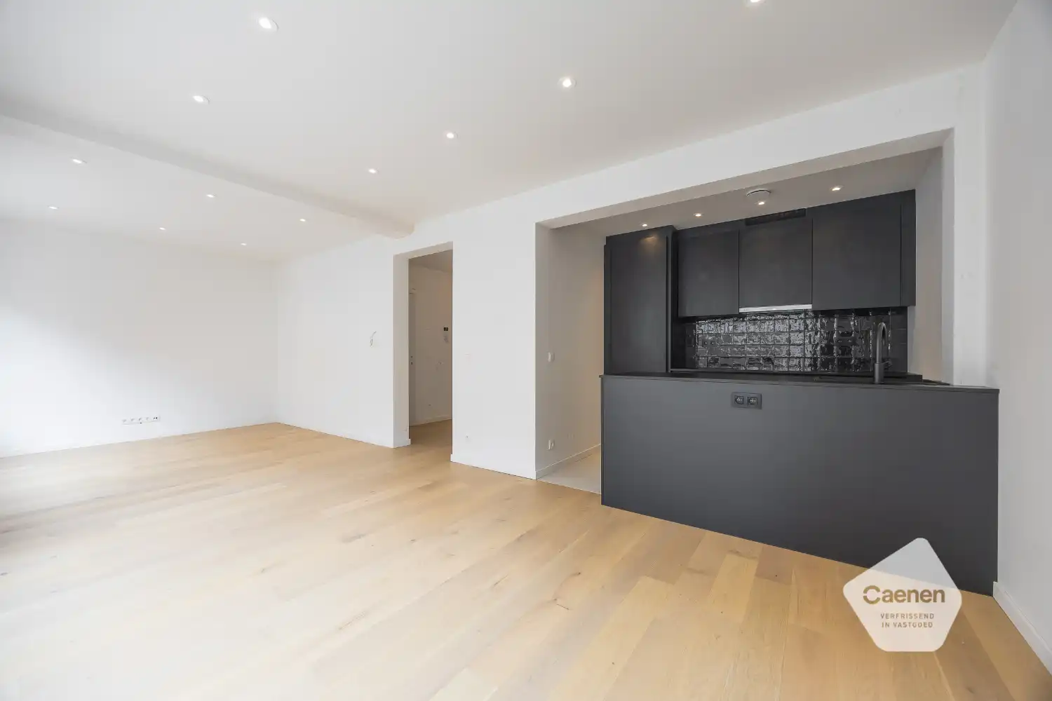 Gerenoveerd appartement te Mariakerke foto 5
