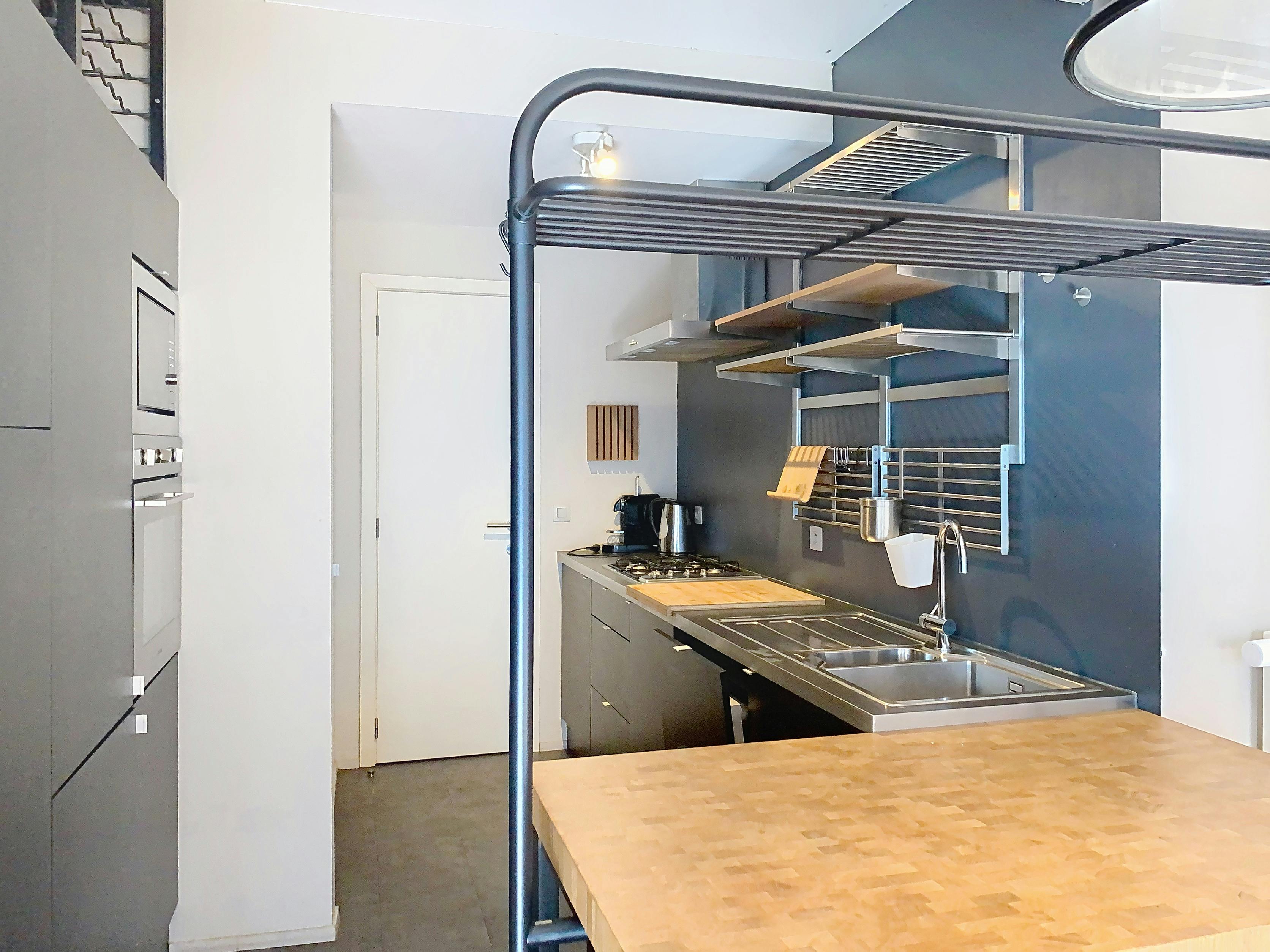 Dansaert - Ruim bemeubeld appartement met parking te huur foto 5