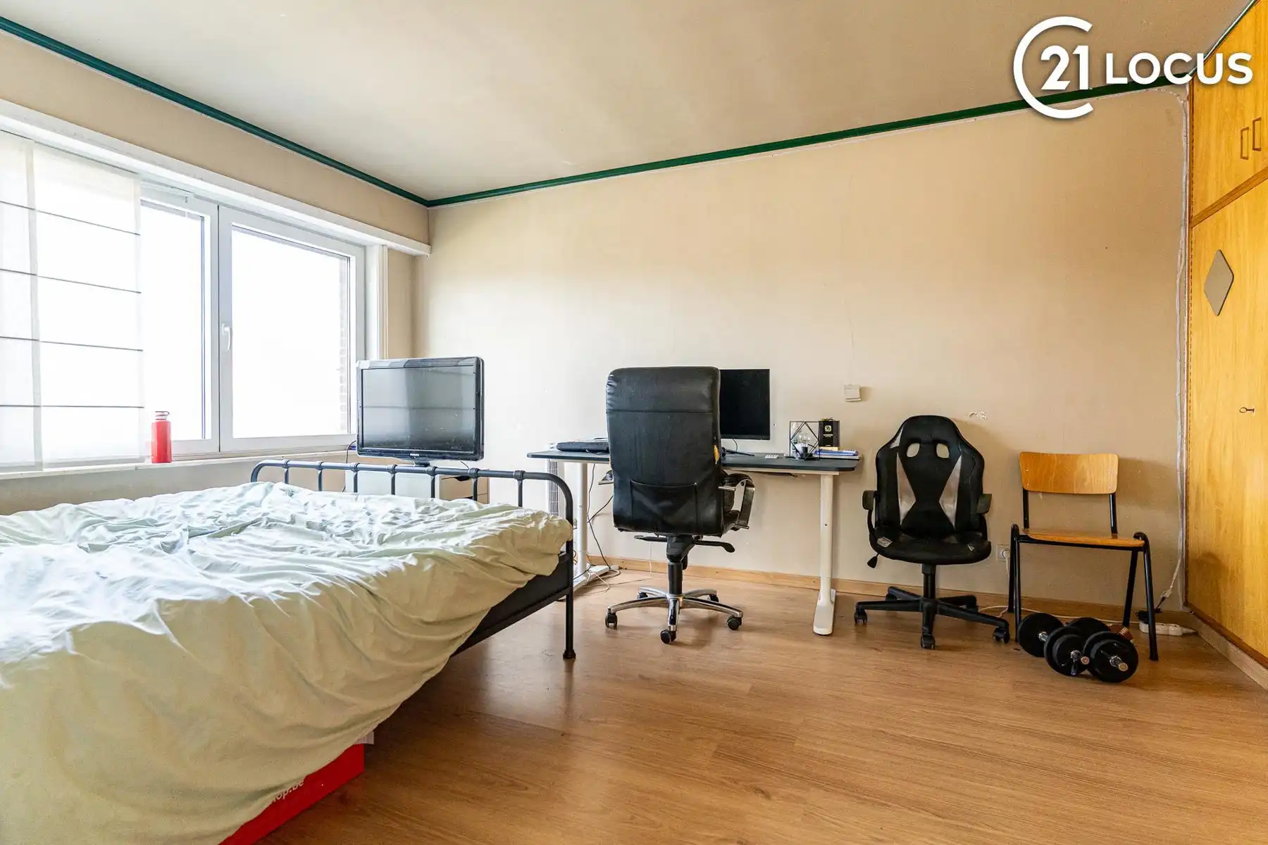 Ruime woning in rustige buurt te Zwijndrecht - 4 slaapkamers foto 7