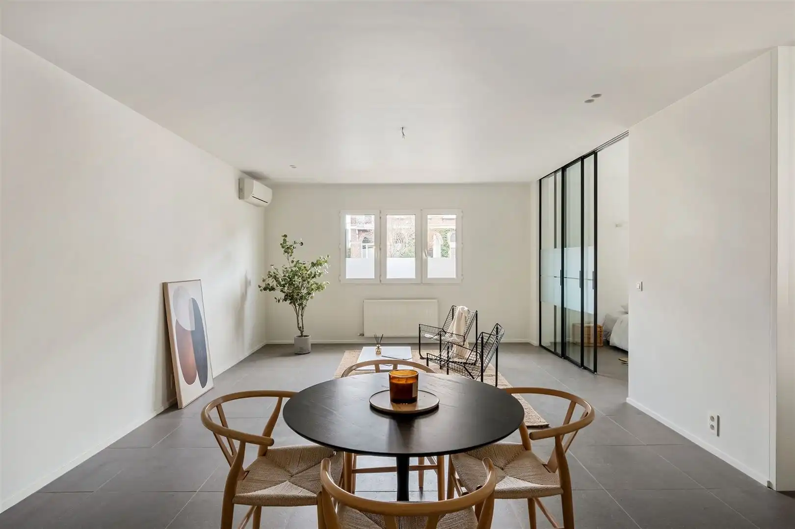 Gerenoveerd gelijkvloers appartement foto 4