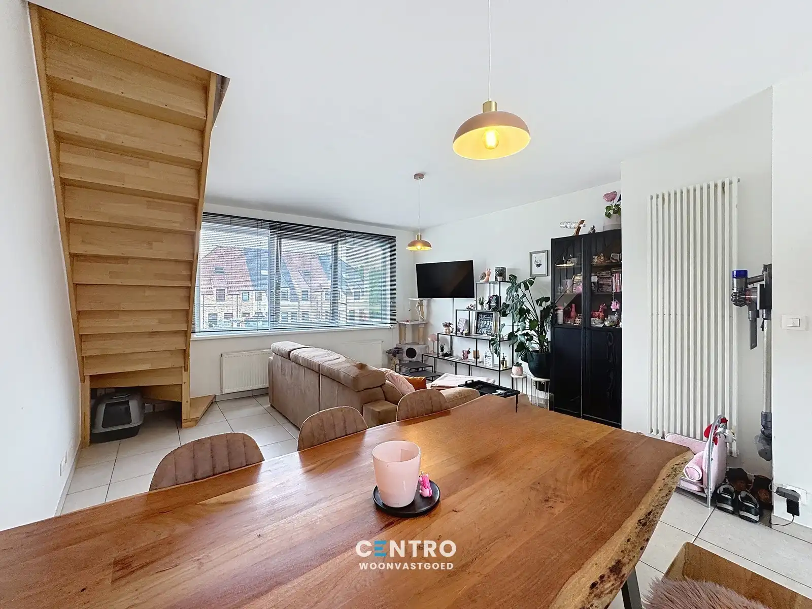 Opslagruimte met showroom en 3 verhuurde appartementen op 3.682m2! foto 26