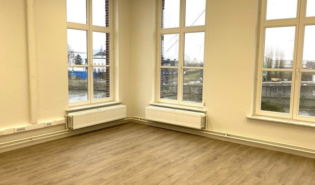 Gerenoveerde kantoren met zicht op water te huur in Gent foto 8