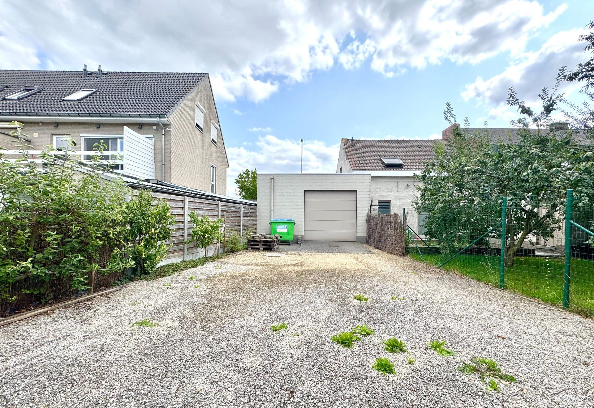 WONING - OPSLAGPLAATSEN op 553 M² foto 4