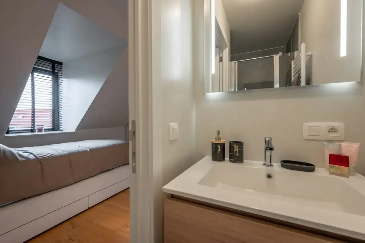 Prachtig gemeubeld duplex appartement in Duinenwater met 2 terrassen en zijdelings meerzicht foto 13