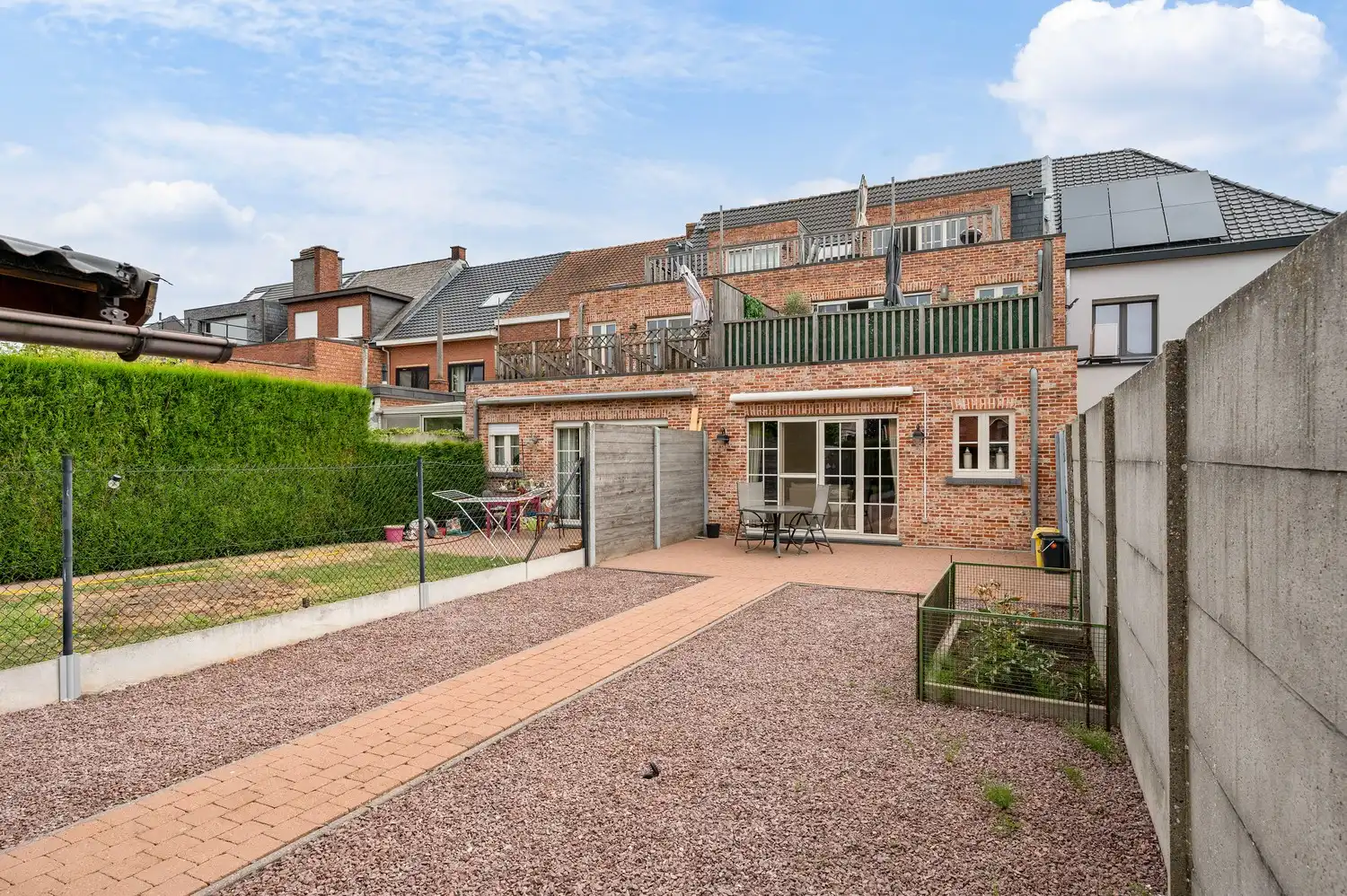 Instapklaar gelijkvloers appartement met tuin, terras en parkeerplaats. foto 22