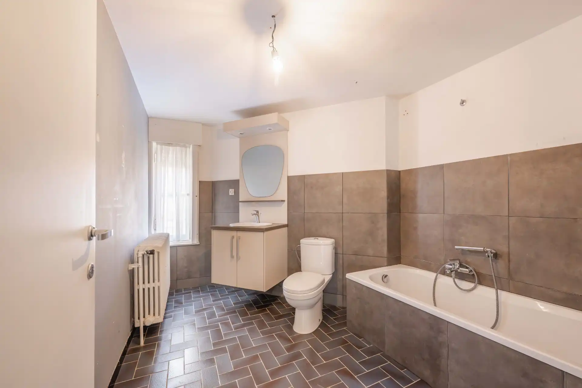 Gezellige woning met drie ruime slaapkamers en veel bergruimte te koop in Wakken foto 12