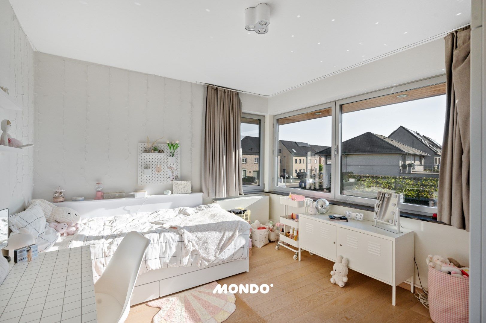 Toplocatie! Moderne, instapklare villa. foto 11
