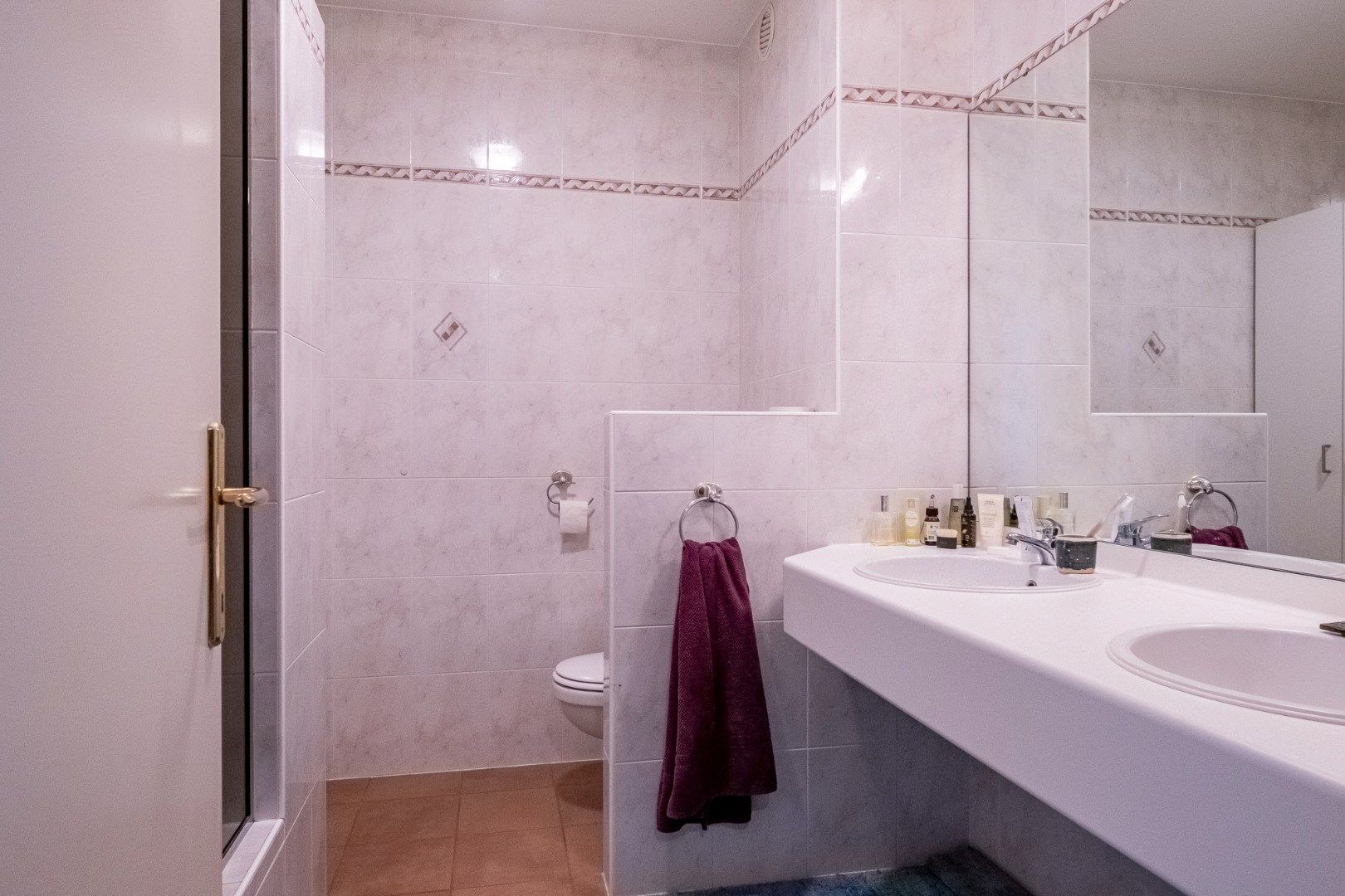 Gelijkvloers appartement met twee slaapkamers foto 12
