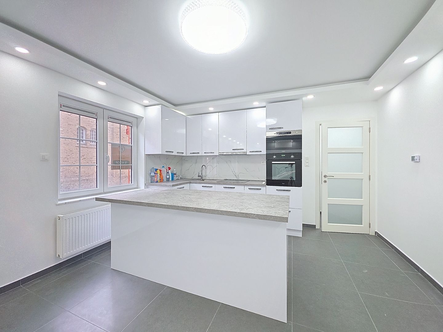 Modern en instapklaar appartement met 2 slaapkamers te Nieuwpoort-Stad foto 2
