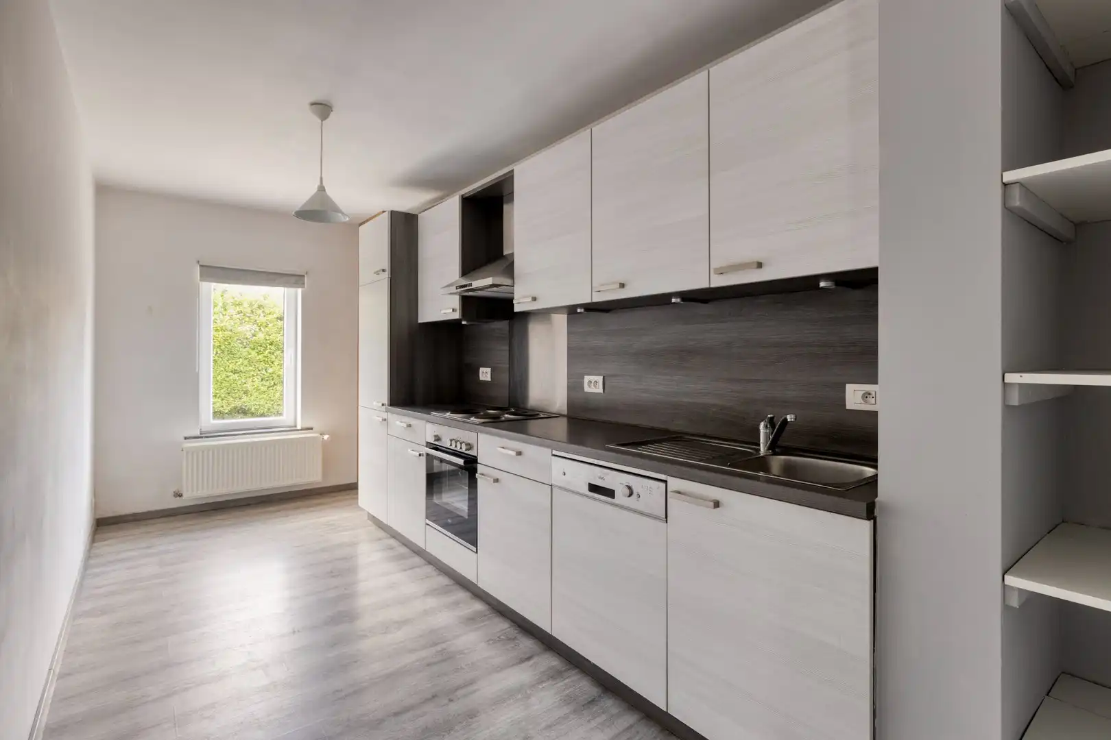Handelspand met woonst op toplocatie te Tielt! foto 14