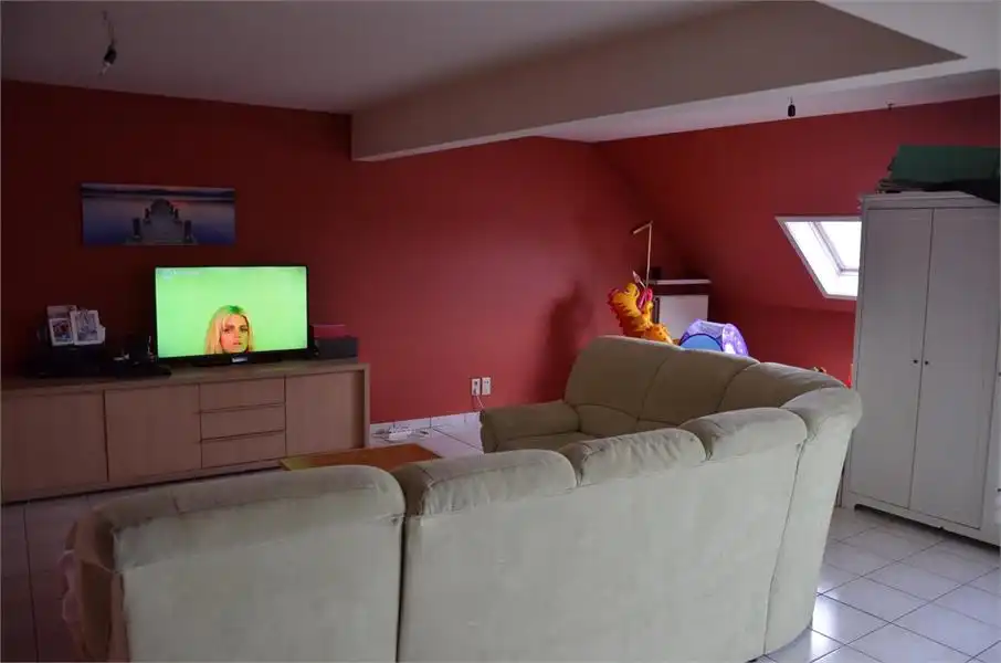 Instapklaar dakappartement met terras en autostandplaats in Ardooie foto 3