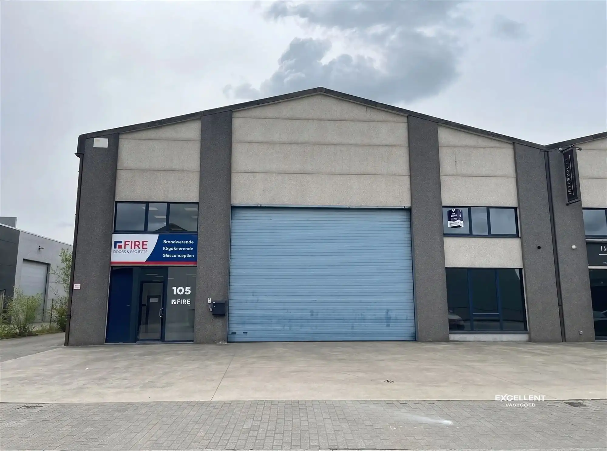 Professionele industriële ruimte in Deinze te huur! foto 2