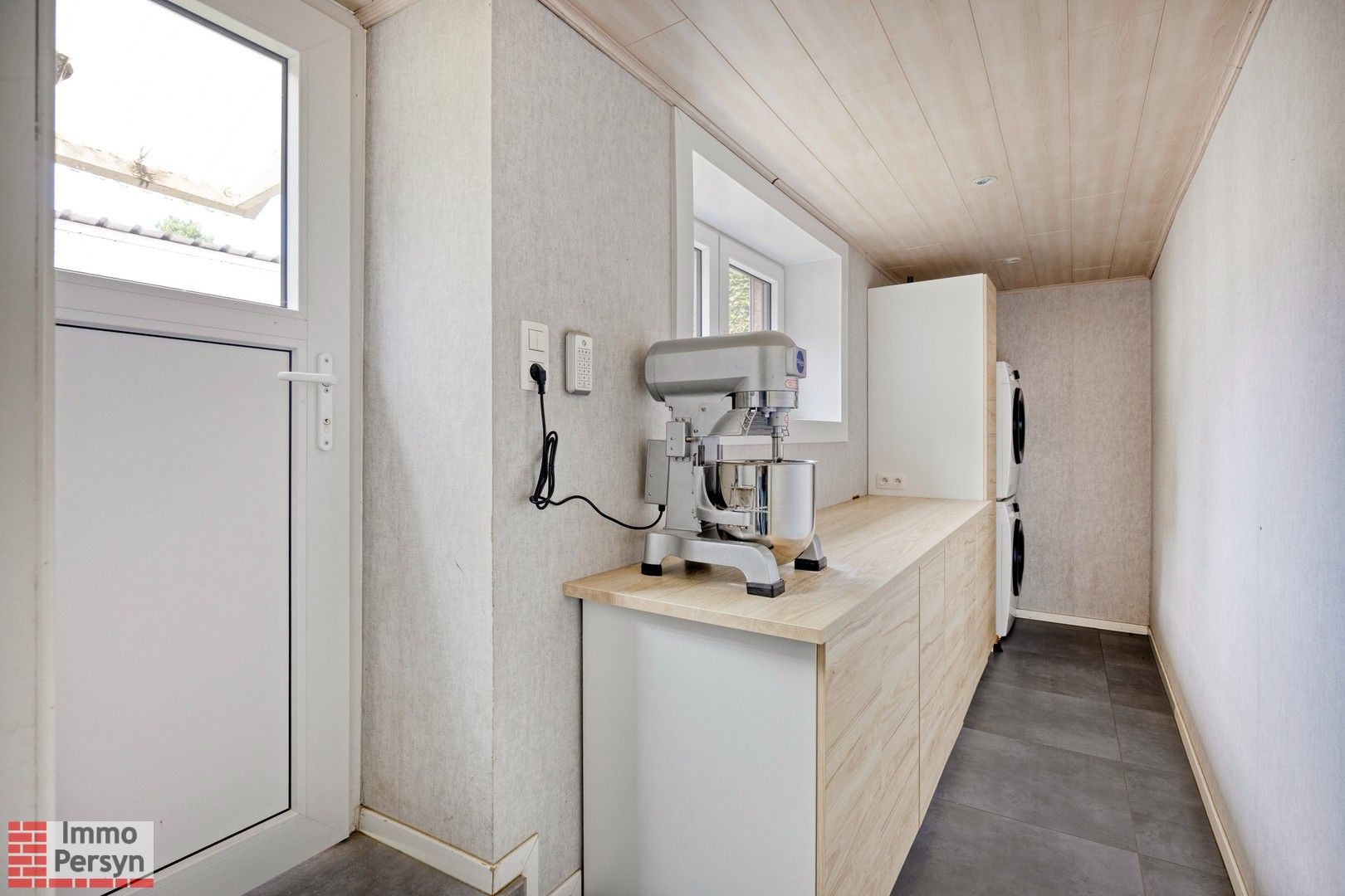 Grotendeels gerenoveerde woning met ruime tuin op 17a75ca foto 21