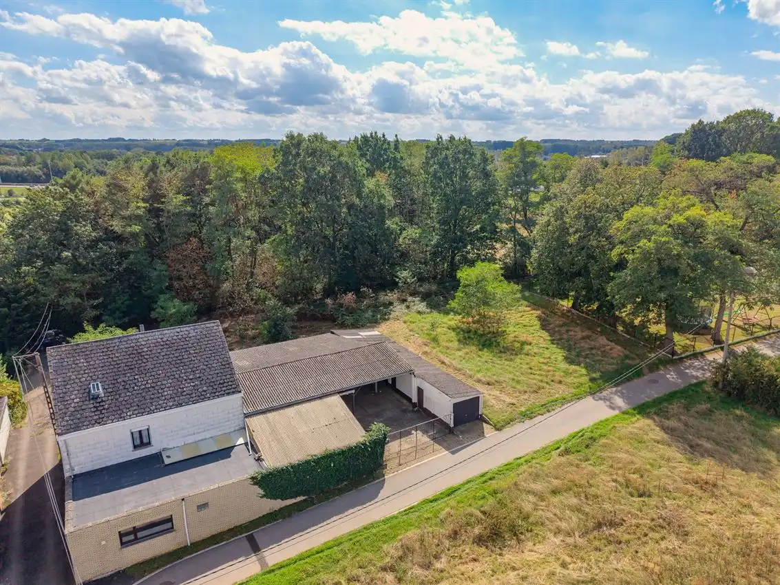 Te renoveren boerderij met 2 weides (45a en 21a) en ruime hangaar foto 27