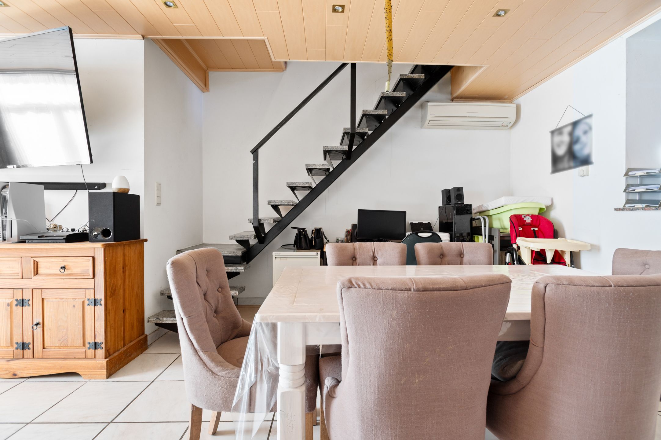 IN OPTIE!!! Instapklare woning met 4 slaapkamers, koer, tuin en garage op 01 are 93 ca foto 7