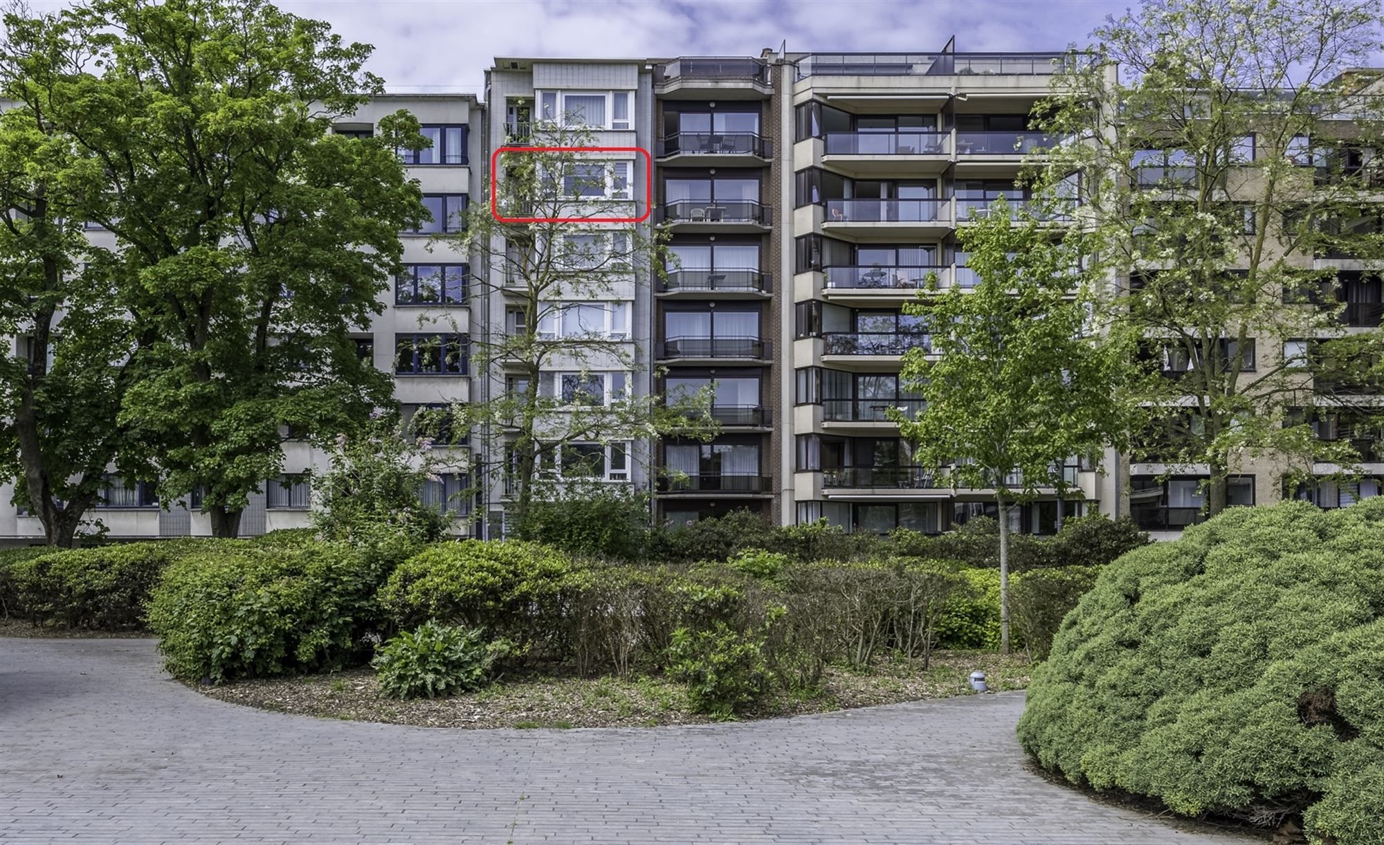 Gerenoveerd appartement met 2 slaapkamers foto 1